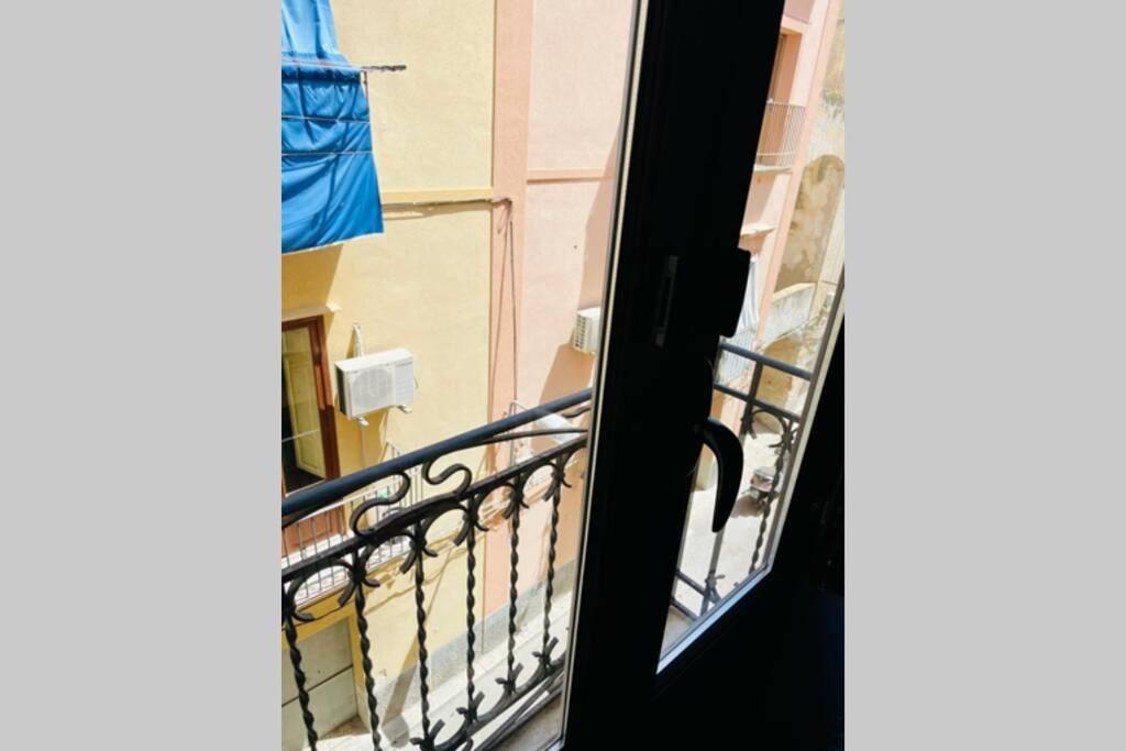 Trapani Centro Storico Apartment, Great Central Location! All New Furniture And Appliances! Экстерьер фото