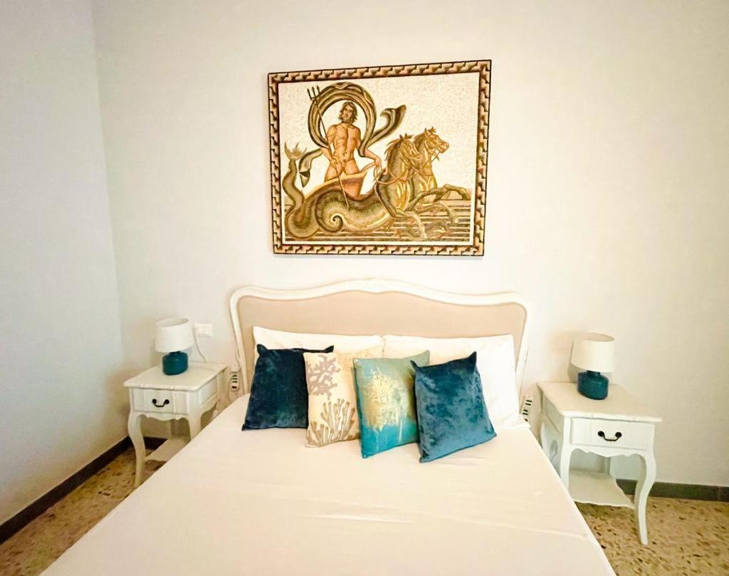 Trapani Centro Storico Apartment, Great Central Location! All New Furniture And Appliances! Экстерьер фото