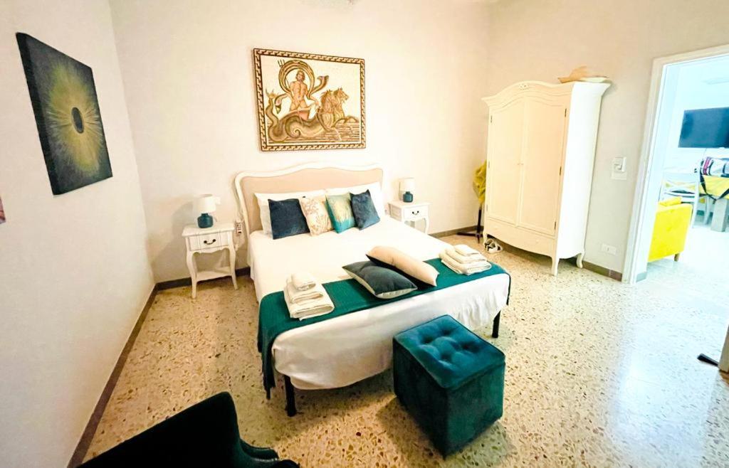 Trapani Centro Storico Apartment, Great Central Location! All New Furniture And Appliances! Экстерьер фото